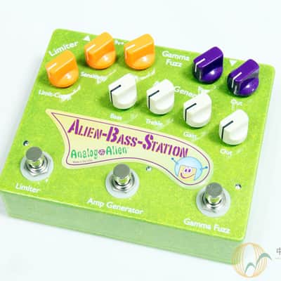 Analog Alien Alien Bass Station image 1