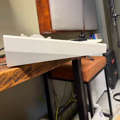 Access Virus TI Polar 37-Key Digital Synthesizer 2005 - White image 4