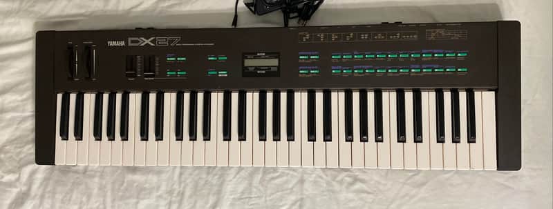 Yamaha DX27 Programmable Algorithm Synthesizer 1985 - Black image 1