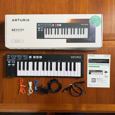 Arturia KeyStep 32-Key MIDI Controller- Black w/power supply! image 1