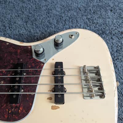 Fender Flea Artist Series Road Worn Signature Jazz Bass 2016 - Present - Shell Pink image 4