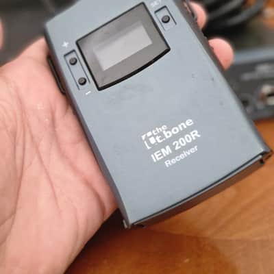 T.Bone the t.bone IEM 200T + IEM 200R In-Ear Monitor Set UHF/PLL 820-844MHz image 6