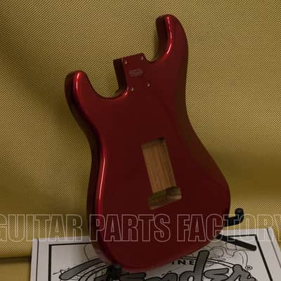 099-8003-709 Fender Classic Series Vintage 60's Stratocaster SSS Alder Body Candy Apple Red image 4