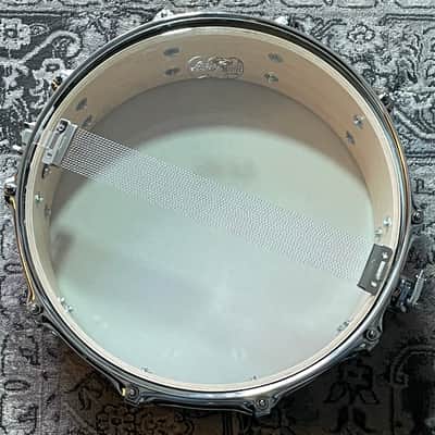 Ludwig Classic Maple 14x5 LS401XX1Q 10-Lug Vintage Black Oyster Snare Drum image 4