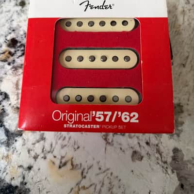 Fender 099-2117-000 Pure Vintage Original '57 / '62 Stratocaster
