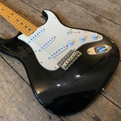 2012 Fender Custom Shop '69 Stratocaster in Black finish with hard shell case image 12