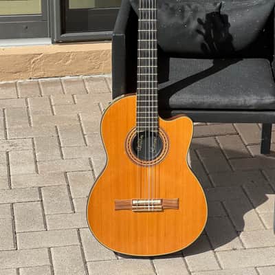 Gibson Chet Atkins CE 1997 - a very rare transitional 3 knob model of the fabulous Nylon Chet. image 2