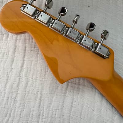 Fender 1962 American Vintage Reissue Jazzmaster 2010 - 3 Color Sunburst (Nitrocellulose Lacquer) image 5