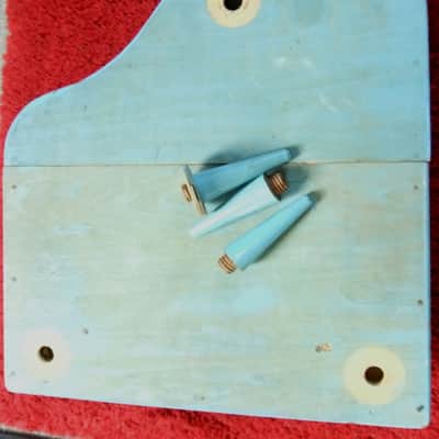 Rare, vintage or older unbranded Miniature 15-note Chime Piano - Good, used, worn image 3