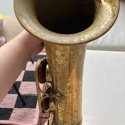 Selmer Mark VI Tenor Saxophone 1956 – Relacquered – European engraving image 5