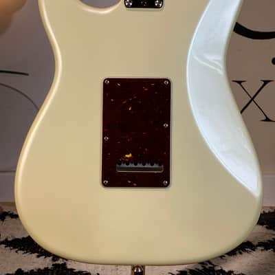Fender Limited Edition American Showcase Stratocaster 2020 Arctic white pearl 7.6lb MINT image 7