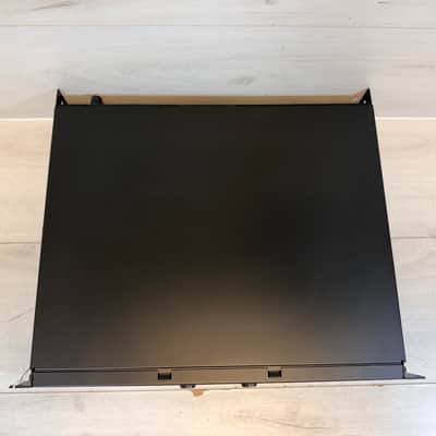 Crown XLS 202 2-Channel Professional Power Amplifier 2U Rackmount – 400W Bridged 2000's image 5