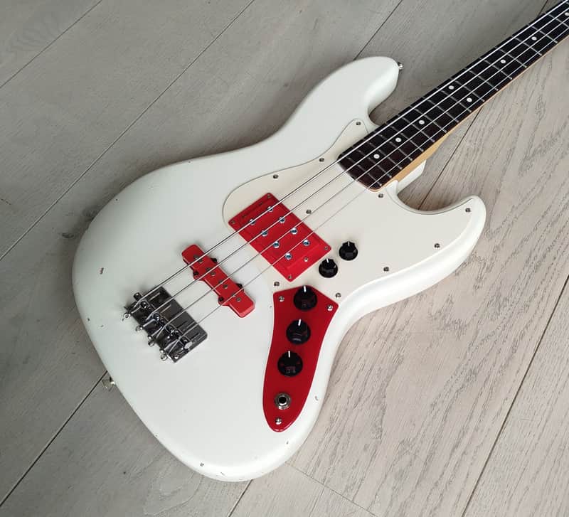 Fender Berry Oakley Tractor Jazz Bass 1999- White, Walbucker