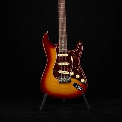Fender Fender 70th Anniversary American Professional II Stratocaster  Comet Burst 2024 - Comet Burst image 2