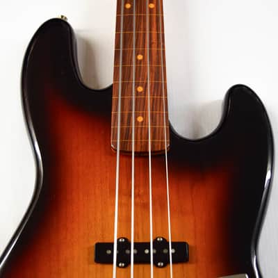 Fender American Jaco Pastorious Fretless Jazz Bass - Sunburst image 2