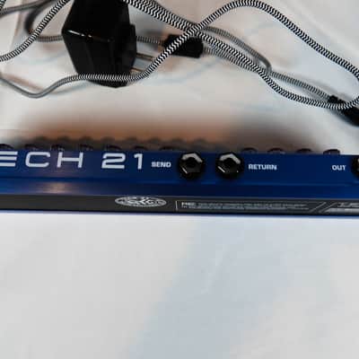 Tech 21 Bass Fly Rig V2 2021 - Blue image 3