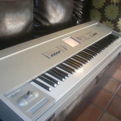 Korg Triton Pro X 88 Key Workstation Synthesizer, Fast - Safe -Ship