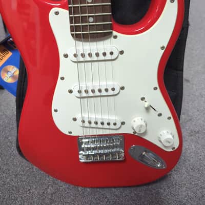 Squier By Fender Mini with gig bag - Red image 1