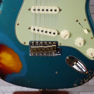 Fender Custom Shop 2025 61' Stratocaster Heavy Relic - Aged Ocean Turqouise over 3-Color Sunburst image 6