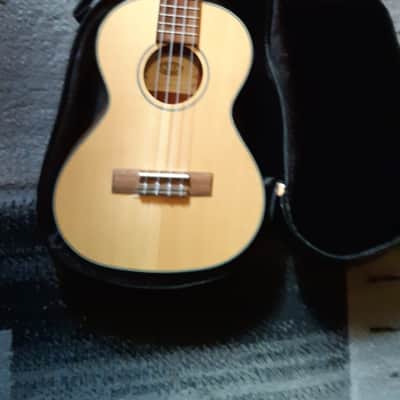Kala KALA KA-SSTU-T - Solid Spruce Travel Tenor Ukulele 2001 image 4