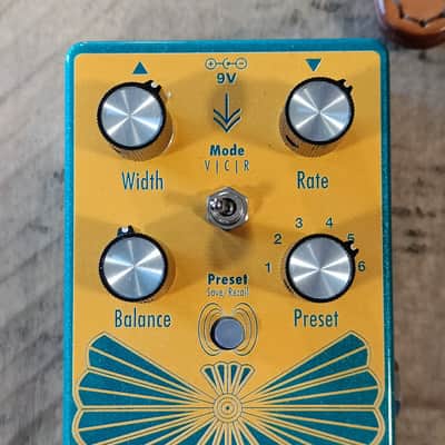 EarthQuaker Devices Aurelius Tri-Chorus - Turquoise / Yellow image 3