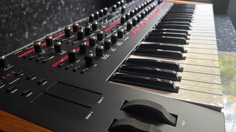 Dave Smith Instruments Pro 2 44-Key Monophonic / Paraphonic Synthesizer