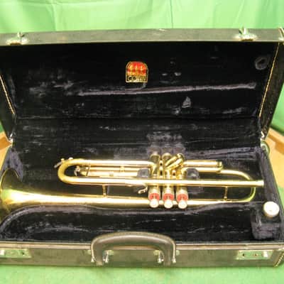 Conn Director Trumpet Elkhart 1962 - Reconditioned - Case & Bach 7C MP image 3