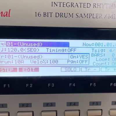 Akai MPC2000 MIDI Production Center - Grey 32MB RAM image 2