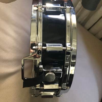Chad Smith owned snare by Ross Garfield, signed image 3