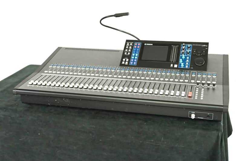 Yamaha LS9-32 32-Input Digital Mixing Console CG0140M image 1