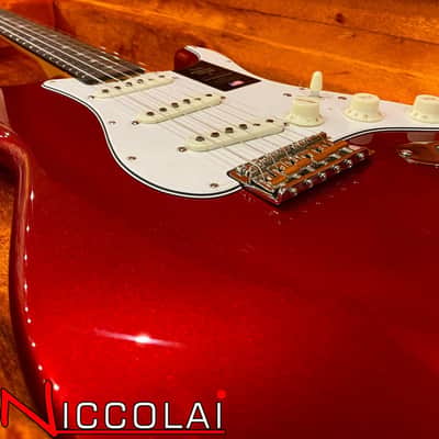 FENDER American Vintage II 1965 Stratocaster, Round-Lam Rosewood Fingerboard, Candy Apple Red image 3
