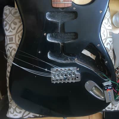Fender Stratocaster with 3-Bolt Neck, Rosewood Fretboard 1973 - 1978 - Black image 8