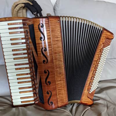 Victoria Poeta Double Chamber Accordion image 2