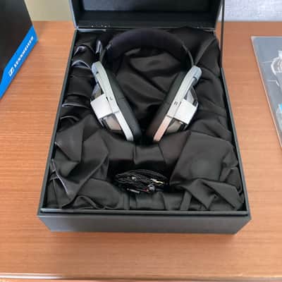 Sennheiser HD 800 Headphones image 20