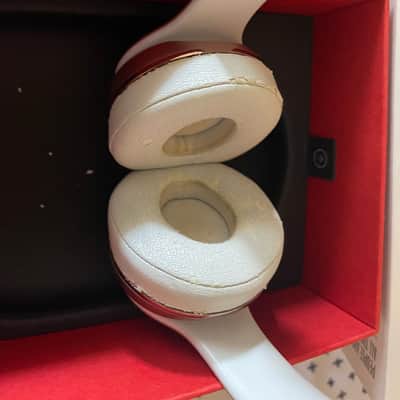Beats By Dre Solo 3 Wireless rose Headphones image 7
