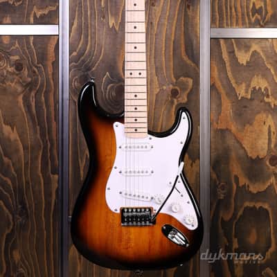 Squier Sonic Stratocaster 2-Color Sunburst image 2
