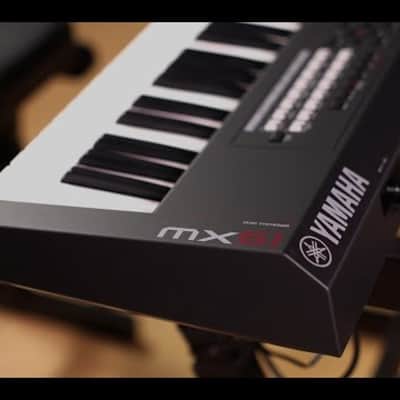 Yamaha MX61 Music Synthesizer - Blue image 9