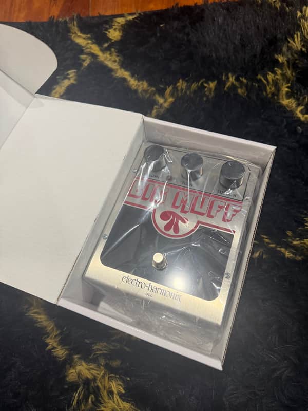Electro-Harmonix Big Muff Pi 2000 - Present - Silver / Black / Red image 1
