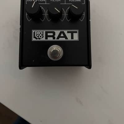 ProCo Rat pro white face 85 edition - Black and white image 8
