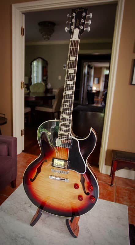 Gibson ES-137 Classic 2011 - Tri-Burst image 1
