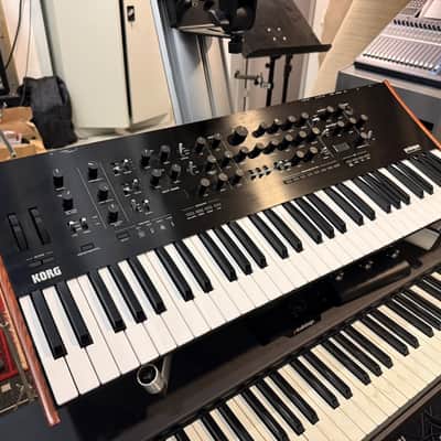Korg Prologue 16 Polyphonic 61-Key 16-Voice Analog Synthesizer 2018 - Present - Black/Wood - Mint Condition