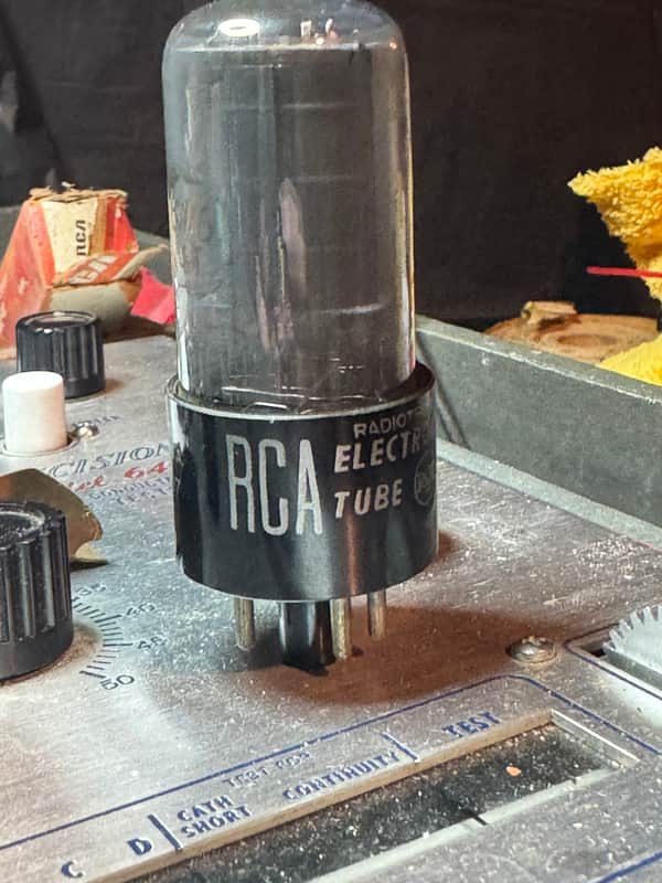 Vintage 1940’s RCA 6V6GT Vacuum Tube image 1