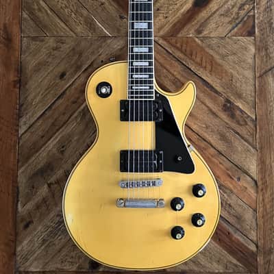 1970 Gibson Les Paul Custom in Alpine White (Nicotine Yellow) – Very Rare image 1