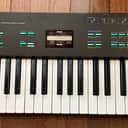 Yamaha DX27 Programmable Algorithm Synthesizer 1985 - Black