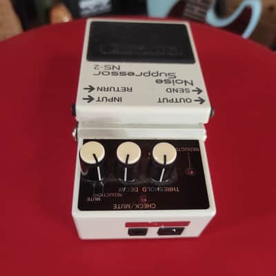 BOSS NS-2 Noise Suppressor – Noise Gate Pedal for Guitar & Bass image 4