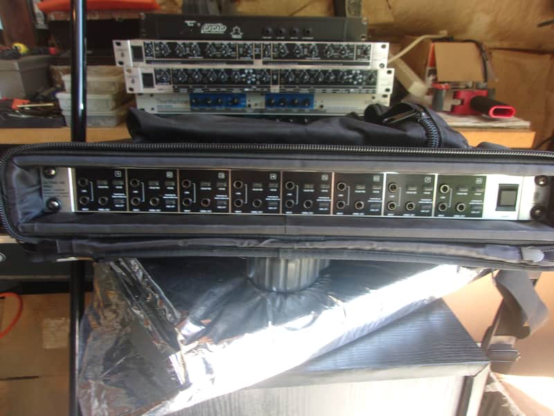 Excellent Behringer Ultra Pro DI D1800 Rack Mt. Unit with SKB Case image 1