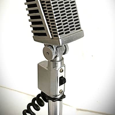Vintage 1960's Calrad DM-16 Dynamic Microphone, sounds excellent, w/stand-cable image 8