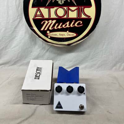 Seeker Electric Effects Descry Fuzz Pedal with Box image 1