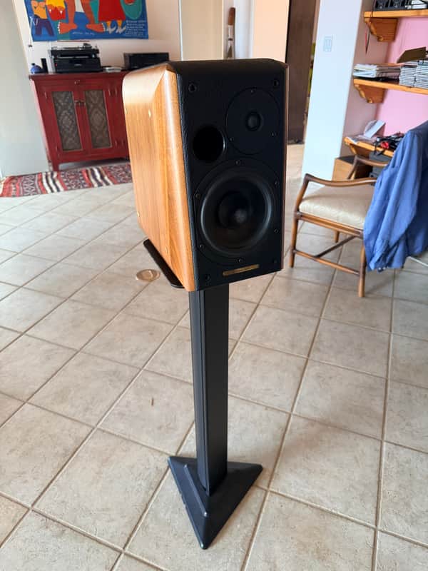 Sonus Faber Concerto (Original) — Handcrafted in Italy, Walnut/Leather, Bi-Wire Pair image 1