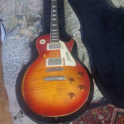 V100 Icon Series Single Cut Les Paul Copy w. hardcase and strap image 4